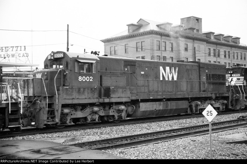 N&W 8002